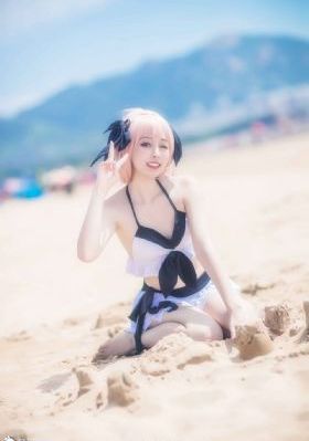 国产小型挖机哪家好_超清高清在线