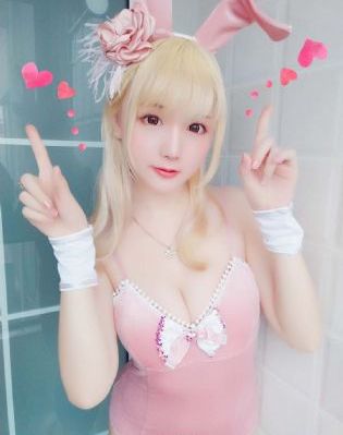 欧美色老太12p_十万网红美女美酱