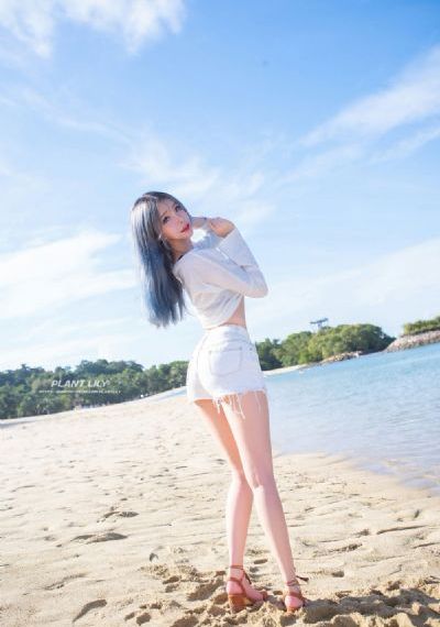 扒开少妇的粉嫩小泬_720高清完整版播放